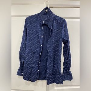 Slim fit blue patterned dress shirt. RW&Co. Size 15.5.